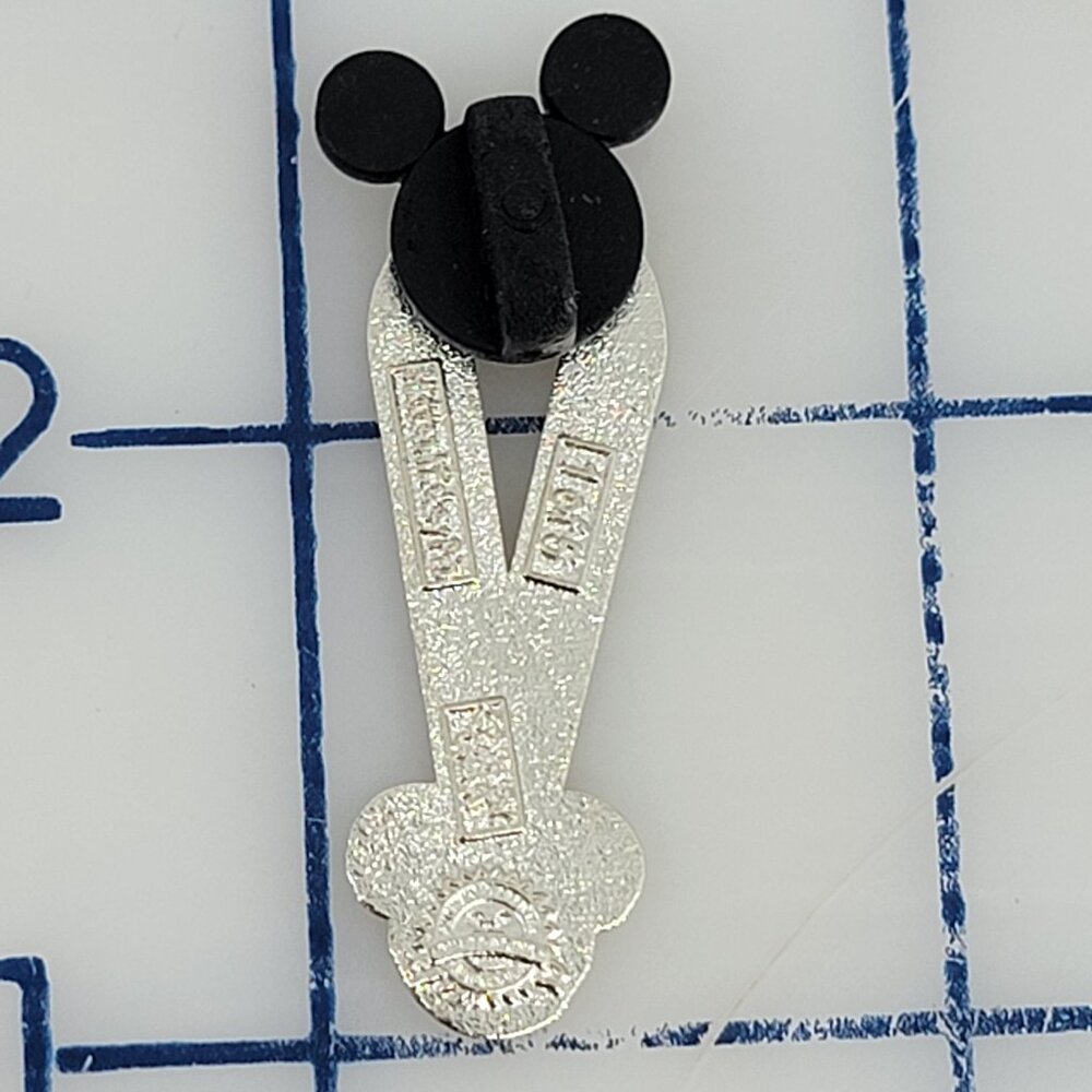 DISNEY Pin Trading ~ Cast Member Black Lanyard 1/5 ~ 2010 ~ Hidden Mickey ~ 002 - Picture 4 of 8